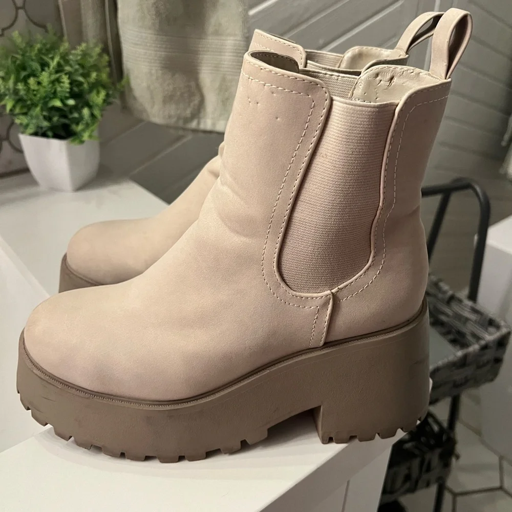 Soda Cream Women's Combat Boots - Picture 2 of 5